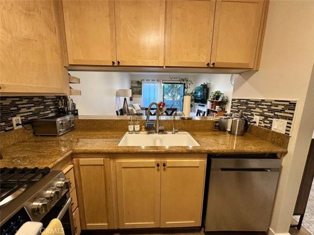 10149 Commerce Avenue, Tujunga, CA 91042