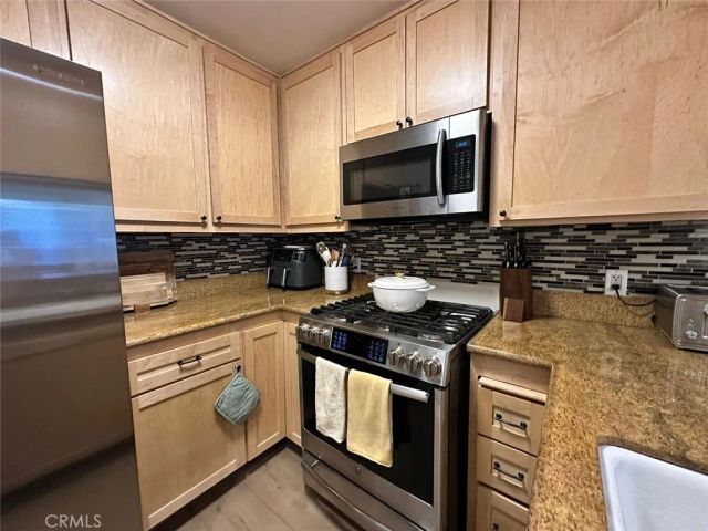 10149 Commerce Avenue, Tujunga, CA 91042