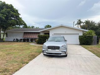 2931 S Seacrest Boulevard, Boynton Beach, FL 33435