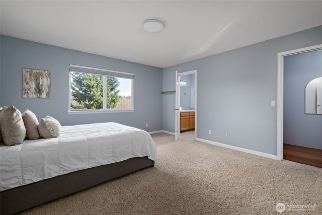 910 NE Cordero Place, Oak Harbor, WA 98277