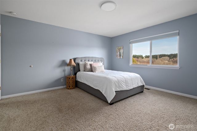 910 NE Cordero Place, Oak Harbor, WA 98277