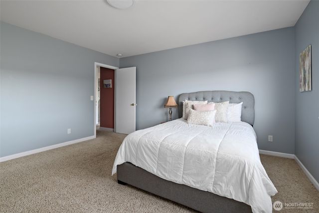 910 NE Cordero Place, Oak Harbor, WA 98277