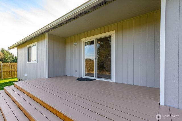 910 NE Cordero Place, Oak Harbor, WA 98277