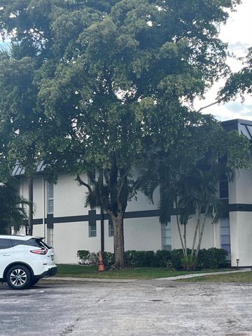 1 Greenway Village 205 N 205, Royal Palm Beach, FL 33411