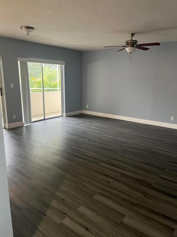1 Greenway Village 205 N 205, Royal Palm Beach, FL 33411