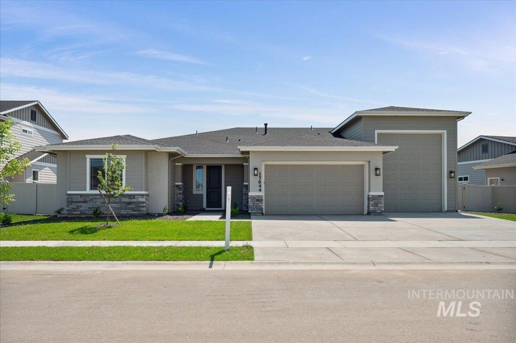 17644 N Elk Falls Way, Nampa, ID 83687