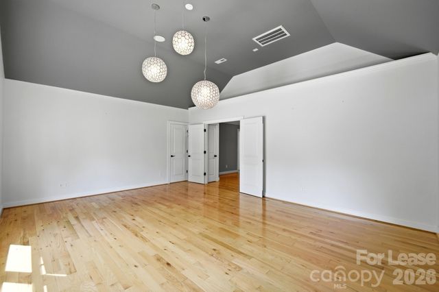 520 Iverson Way, Charlotte, NC 28203