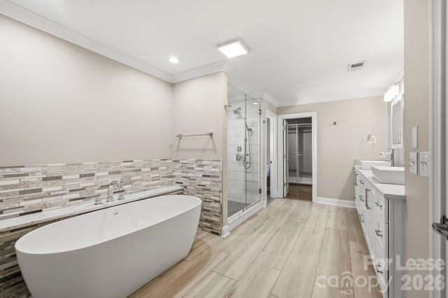 520 Iverson Way, Charlotte, NC 28203