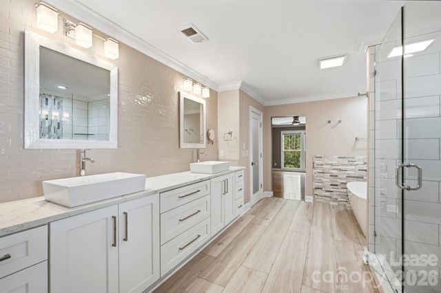 520 Iverson Way, Charlotte, NC 28203