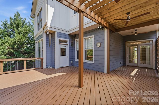520 Iverson Way, Charlotte, NC 28203