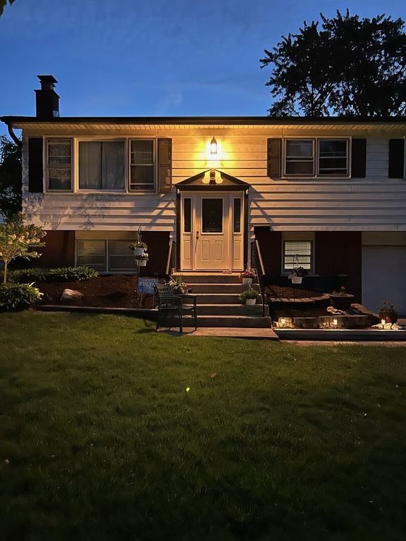 16334 Ridgeland Avenue, Tinley Park, IL 60477