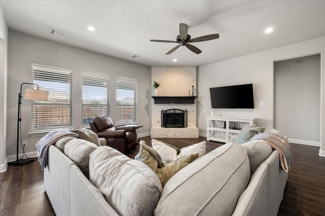 2515 Wallingford Drive, Mansfield, TX 76084