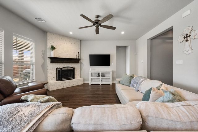 2515 Wallingford Drive, Mansfield, TX 76084