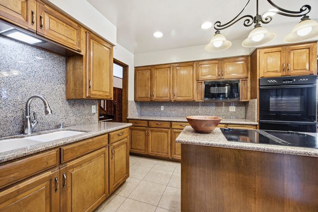 21487 Ave 332, Woodlake, CA 93286