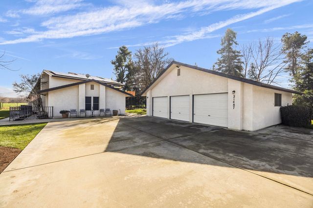 21487 Ave 332, Woodlake, CA 93286