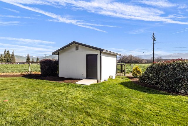 21487 Ave 332, Woodlake, CA 93286