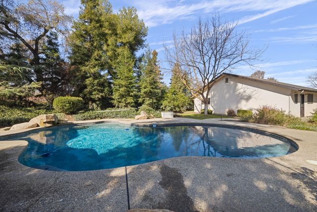 21487 Ave 332, Woodlake, CA 93286