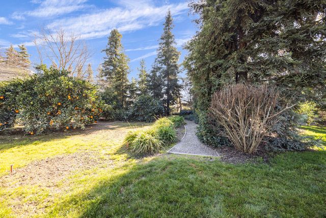 21487 Ave 332, Woodlake, CA 93286