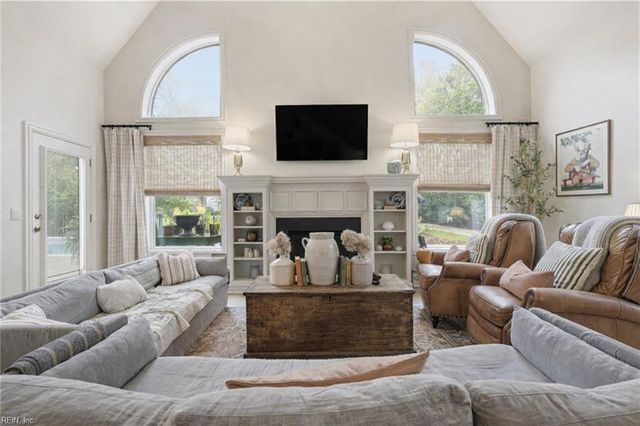 1149 Waters RD, Chesapeake, VA 23322