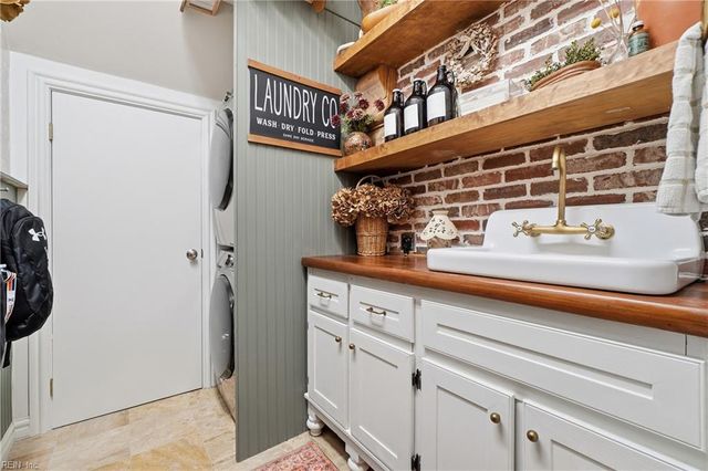 1149 Waters RD, Chesapeake, VA 23322