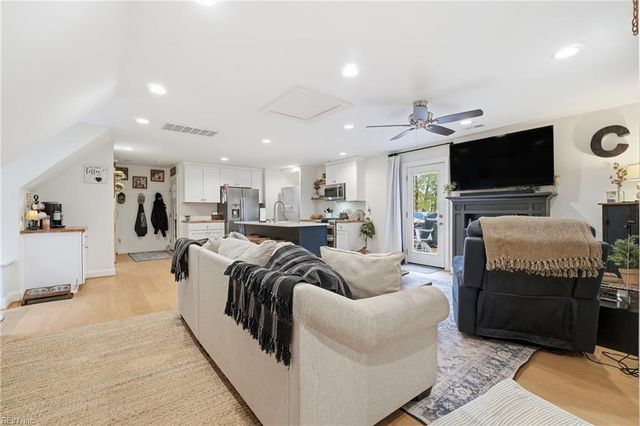 1149 Waters RD, Chesapeake, VA 23322