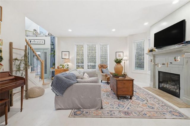 1149 Waters RD, Chesapeake, VA 23322