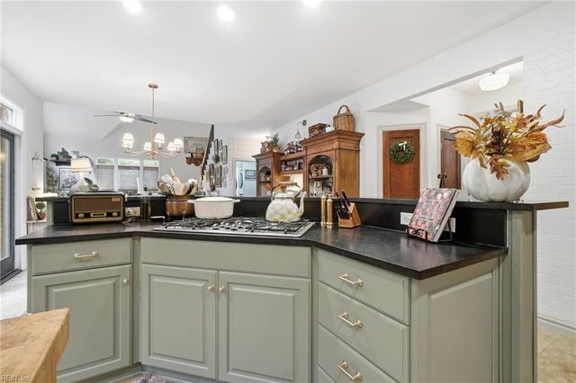 1149 Waters RD, Chesapeake, VA 23322