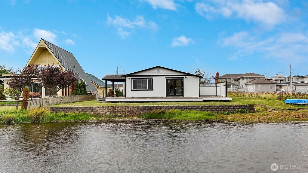 4418 Sucia Drive, Ferndale, WA 98248