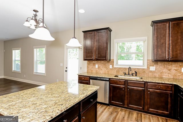 2131 Bridgewater Pass, Hampton, GA 30228