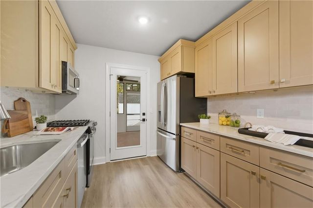 180 Summit SE Avenue, Marietta, GA 30060