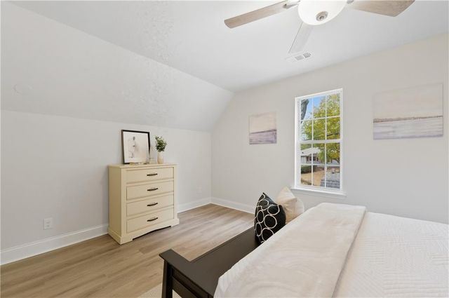 180 Summit SE Avenue, Marietta, GA 30060