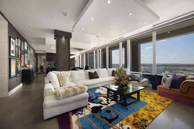 2408 Victory Park Lane 1240, Dallas, TX 75219