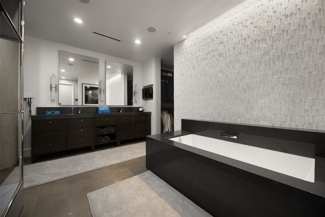 2408 Victory Park Lane 1240, Dallas, TX 75219