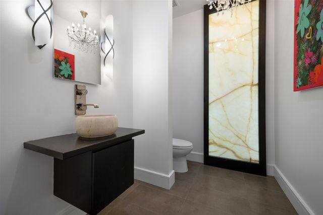 2408 Victory Park Lane 1240, Dallas, TX 75219