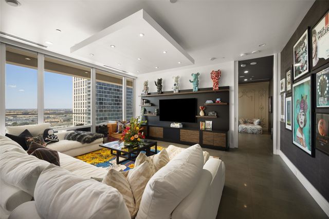 2408 Victory Park Lane 1240, Dallas, TX 75219