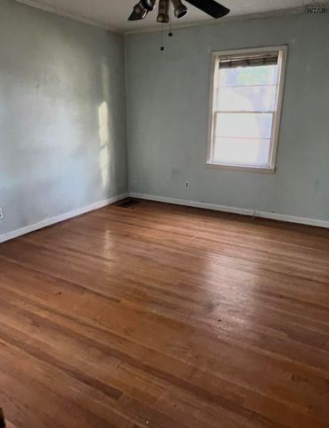 1104 E OMEGA STREET, Henrietta, TX 76365