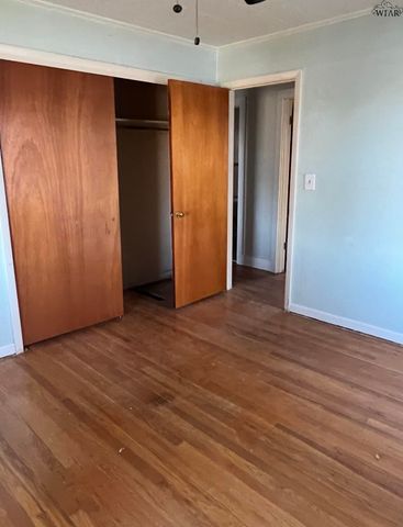 1104 E OMEGA STREET, Henrietta, TX 76365