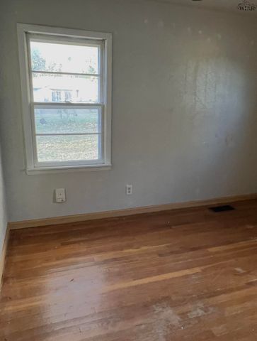 1104 E OMEGA STREET, Henrietta, TX 76365