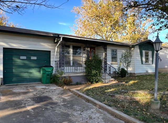 1104 E OMEGA STREET, Henrietta, TX 76365