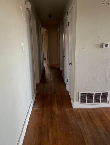 1104 E OMEGA STREET, Henrietta, TX 76365