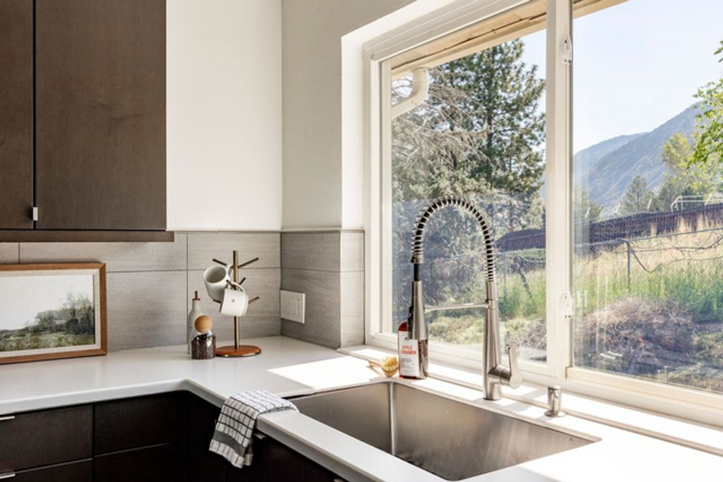 Image 17 of property listing at 7351 S CHESTNUT CIR, Cottonwood Heights, UT 84121