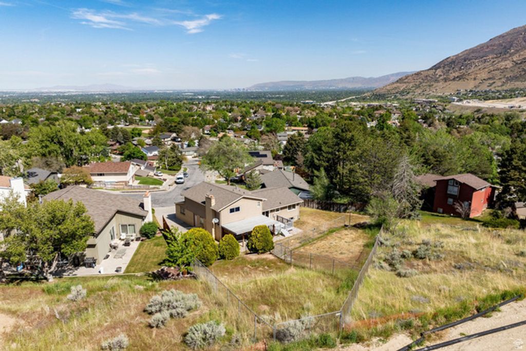 Image 37 of property listing at 7351 S CHESTNUT CIR, Cottonwood Heights, UT 84121