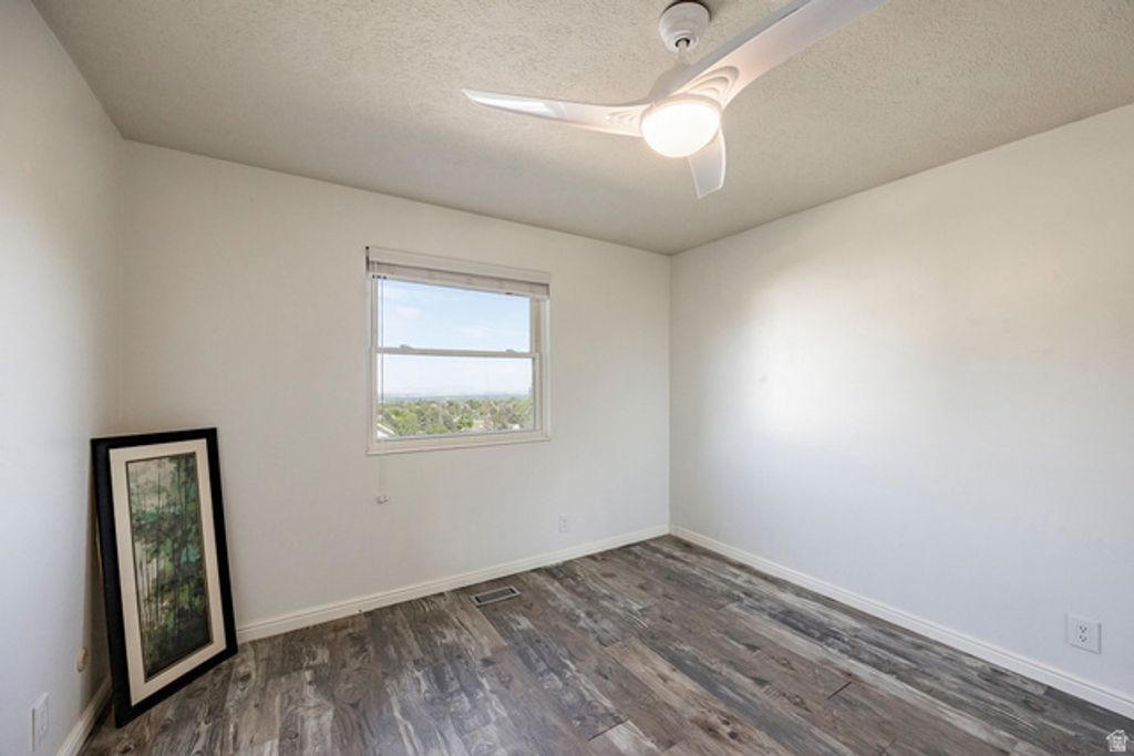 Image 7 of property listing at 7351 S CHESTNUT CIR, Cottonwood Heights, UT 84121