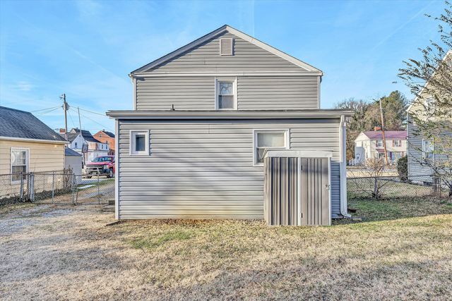 3015 KENNEDY ST, Roanoke, VA 24012