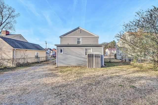 3015 KENNEDY ST, Roanoke, VA 24012