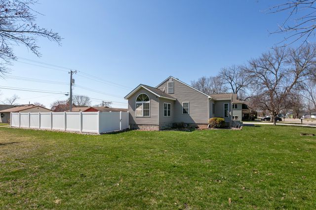 373 Locust Street S, Prescott, WI 54021