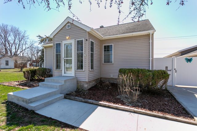 373 Locust Street S, Prescott, WI 54021