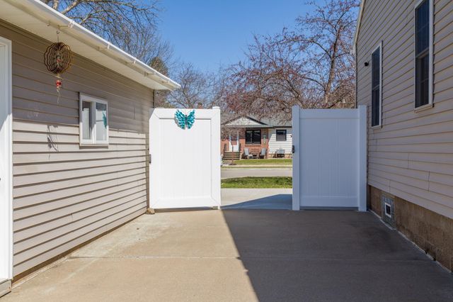 373 Locust Street S, Prescott, WI 54021