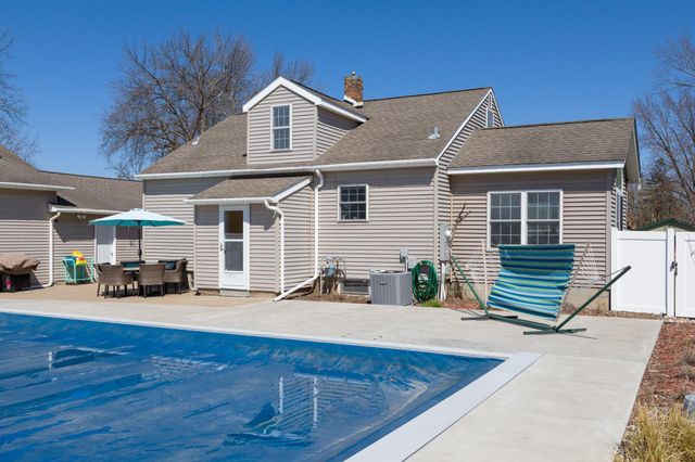 373 Locust Street S, Prescott, WI 54021