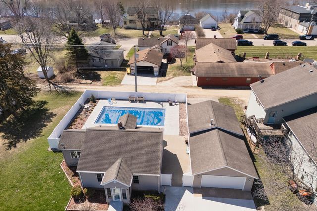 373 Locust Street S, Prescott, WI 54021